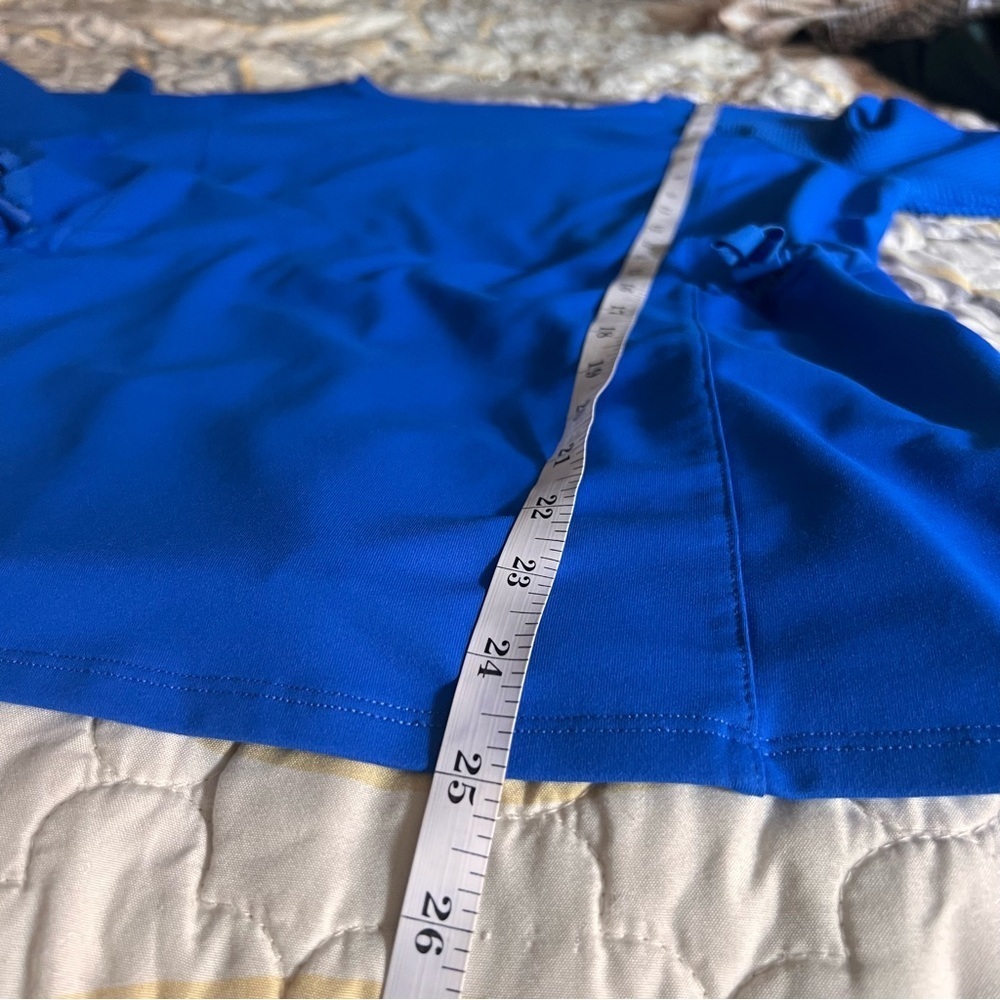 Fabletics Lana Long Sleeve Breathable adjustable Work out top, size Medium - Picture 9 of 10